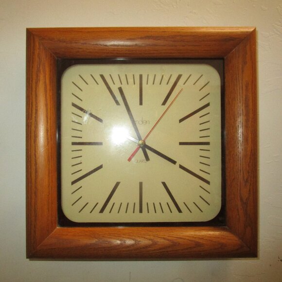 Vintage Linden Wood Wall Clock Square Quartz Modern Mid Century  size 13" x 13" - Picture 1 of 5